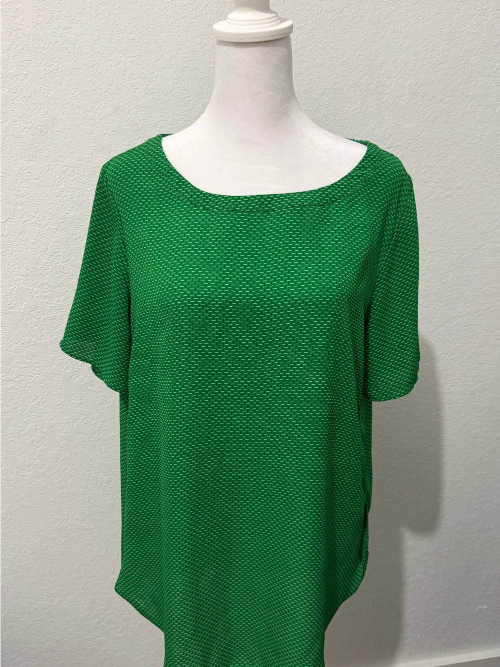 Banana Republic Green Geometric Print Blouse – Women’s Size M